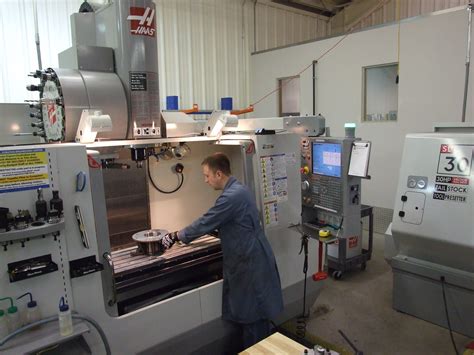 The average salary for Machinist is &163;28,688 per year in the United Kingdom. . How much do cnc machinists make